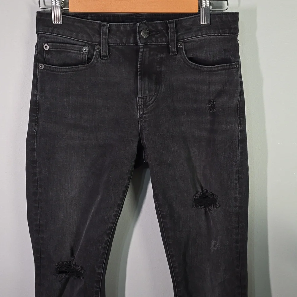 Aeropostale Jeans Men's Size 27 Waist Skinny Black Jeans ripped distressed holes